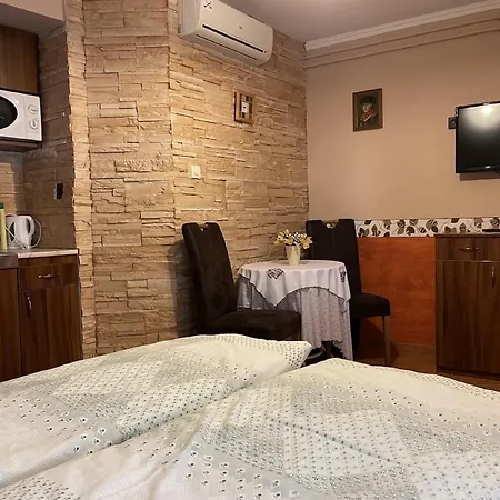 Rozmann Family Panzio & Apartmanhaz * Sárvár