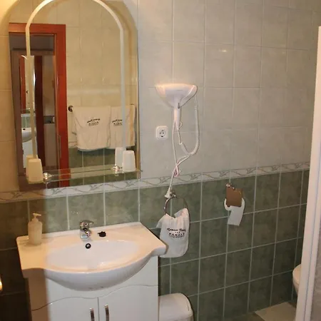 Rozmann Family Panzio & Apartmanhaz *